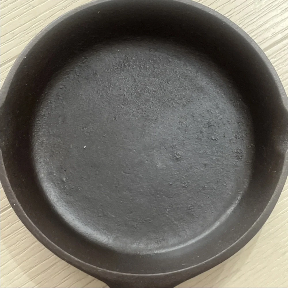 Vintage Lodge #3 4D Cast Iron Skillet 6” Double Pour Spouts 3 Knotched